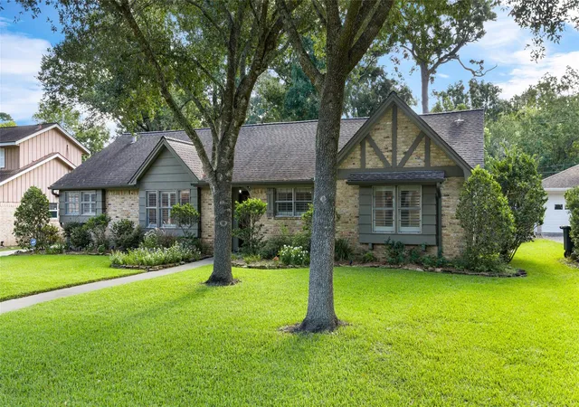 2nd image of 5022 Casa Grande St, Dickinson, TX 77539 | MLS# 22993626