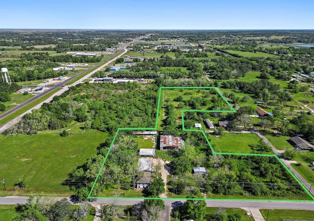 Homes for sale in Stowell, TX | 406 Main St, Stowell, TX 77661 | MLS# 2144322
