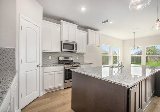 Homes for sale in West Columbia, TX | 411 Wellshire Dr, West Columbia, TX 77486 | MLS# 94255130