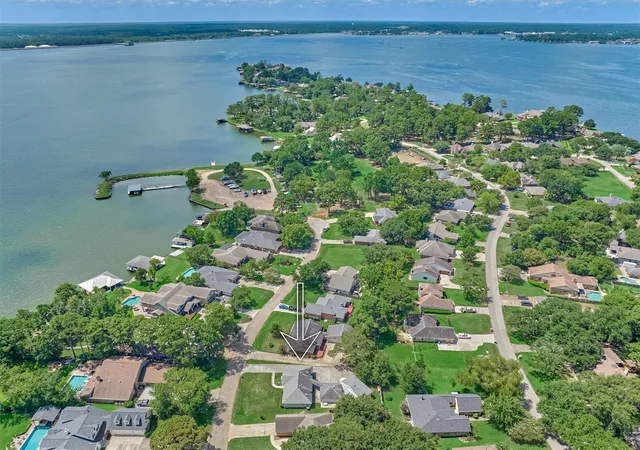 3rd image of 9749 E Shore Dr, Willis, TX 77318 | MLS# 88500053