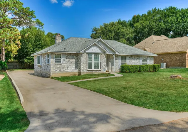 5th image of 9749 E Shore Dr, Willis, TX 77318 | MLS# 88500053