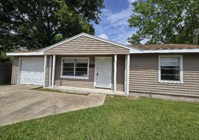 Photo 1 of Single family home for sale at 5 Lanes End St, Baytown, TX 77520 | MLS# 14335798 | Listing updated on 2026-08-29