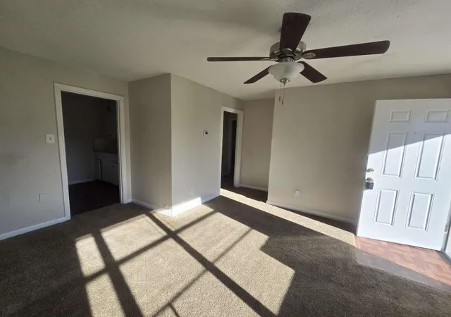 Photo 2 of Single family home for sale at 5 Lanes End St, Baytown, TX 77520 | MLS# 14335798 | Listing updated on 2026-08-29