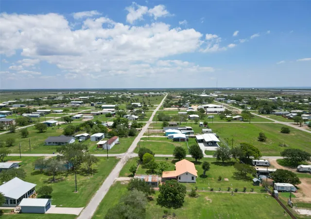 Photo 3 of Single family home for sale at 422 Caney St, Matagorda, TX 77457 | MLS# 9947925 | Listing updated on 2026-06-16