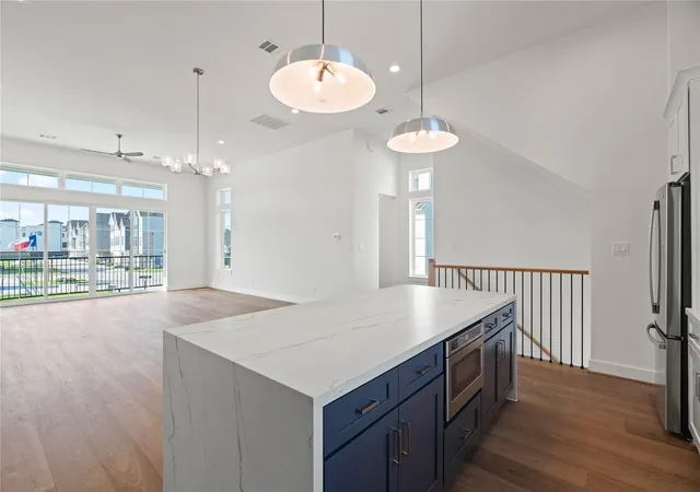 Photo 3 of Single family home for sale at 8703 Cosenza Ln, Houston, TX 77055 | MLS# 59760456 | Listing updated on 2026-09-20