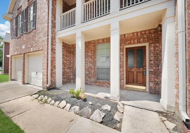 Photo 3 of Single family home for sale at 10822 Trail Ridge Dr, Houston, TX 77064 | MLS# 58954238 | Listing updated on 2026-09-21
