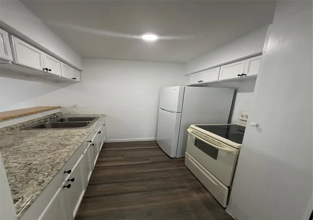 2nd image of 10501 S Dr, Houston, TX 77099