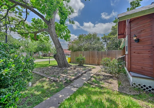 Photo 3 of Single family home for sale at 333 Walnut St, New Ulm, TX 78950 | MLS# 74225509 | Listing updated on 2026-06-19
