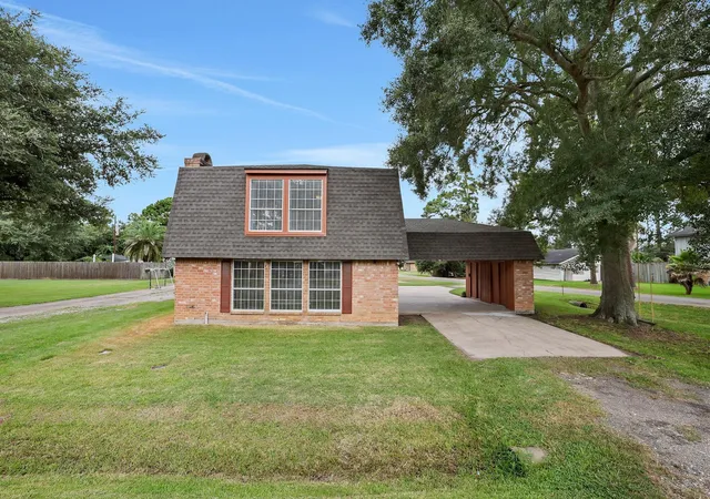 3rd image of 2403 Rosebud St, Nederland, TX 77627 | MLS# 30607839