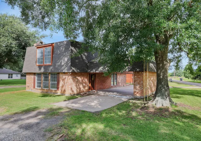 49th image of 2403 Rosebud St, Nederland, TX 77627 | MLS# 30607839