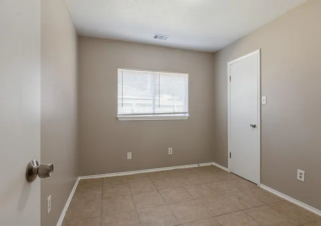 Photo 4 of Single family home for sale at 29114 Loddington St, Spring, TX 77386 | MLS# 37385598 | Listing updated on 2026-09-14