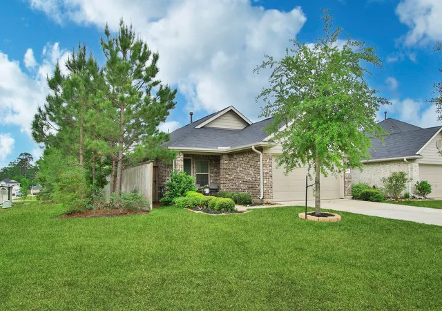 Homes for sale in Pinehurst, TX | 1307 Winding Willow Dr, Pinehurst, TX 77362 | MLS# 98275211