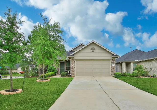 Homes for sale in Pinehurst, TX | 1307 Winding Willow Dr, Pinehurst, TX 77362 | MLS# 98275211