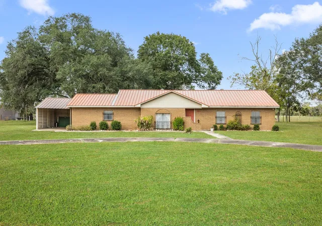1st image of 182 Lakeview 2 Rd, El Campo, TX 77437 | MLS# 95536116
