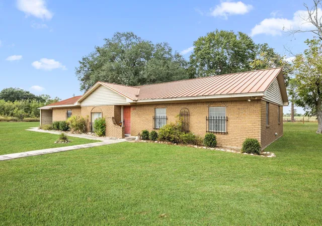 4th image of 182 Lakeview 2 Rd, El Campo, TX 77437 | MLS# 95536116