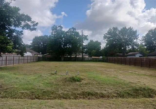 Land for sale at 6217 Willow Dale St, Houston, TX 77087 | MLS# 74098768