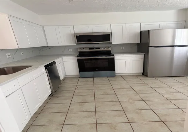 Photo 4 of Single family home for sale at 8219 Furlong Ln, Houston, TX 77071 | MLS# 97752110 | Listing updated on 2026-08-19