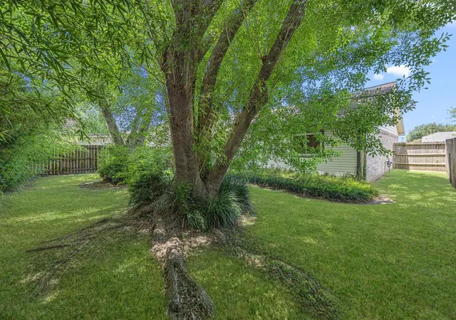 Homes for sale in Sugar Land, TX | 10719 Lakewood Oaks Dr, Sugar Land, TX 77498 | MLS# 75403065