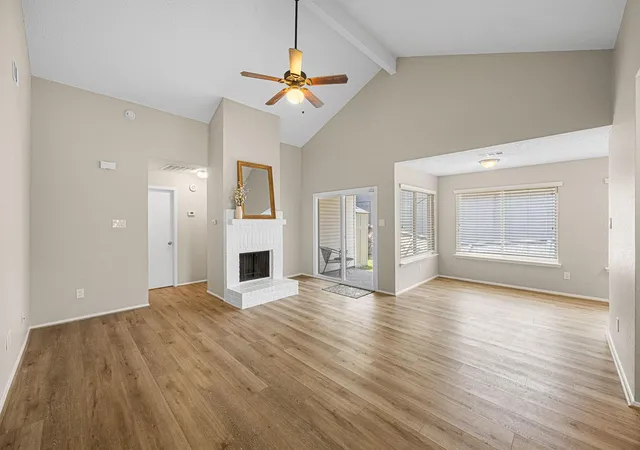 Homes for sale in Sugar Land, TX | 10719 Lakewood Oaks Dr, Sugar Land, TX 77498 | MLS# 75403065