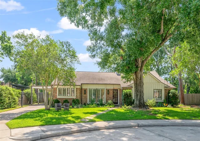 1st image of 7815 Fairdale Ln, Houston, TX 77063 | MLS# 40069836