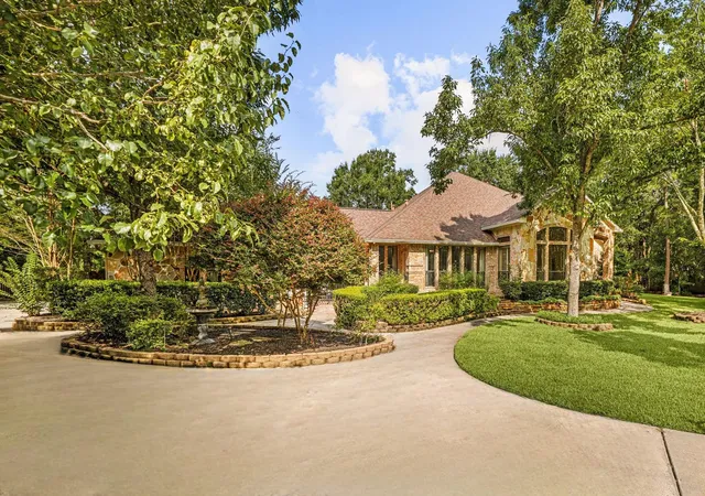 3rd image of 28618 Benders Crossing Dr, Spring, TX 77386 | MLS# 39788370