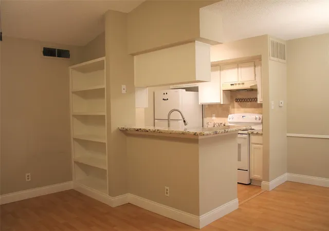 1st image of 2120 El Paseo St #2810, Houston, TX 77054 | MLS# 48215245