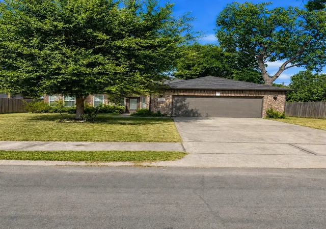 Photo 1 of Single family home for sale at 8150 Sharondale Dr, Houston, TX 77033 | MLS# 54225368 | Listing updated on 2026-09-22