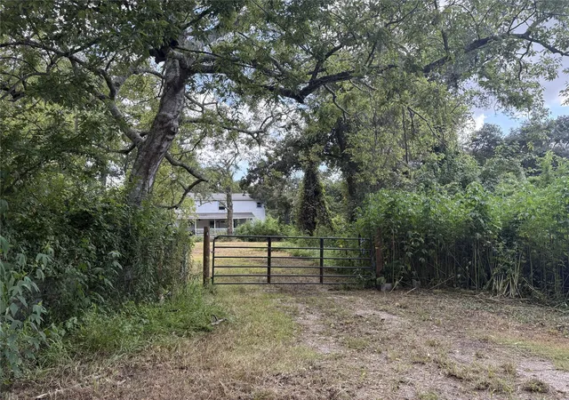 5th image of 2529 Commerce St, Liverpool, TX 77577 | MLS# 67701283