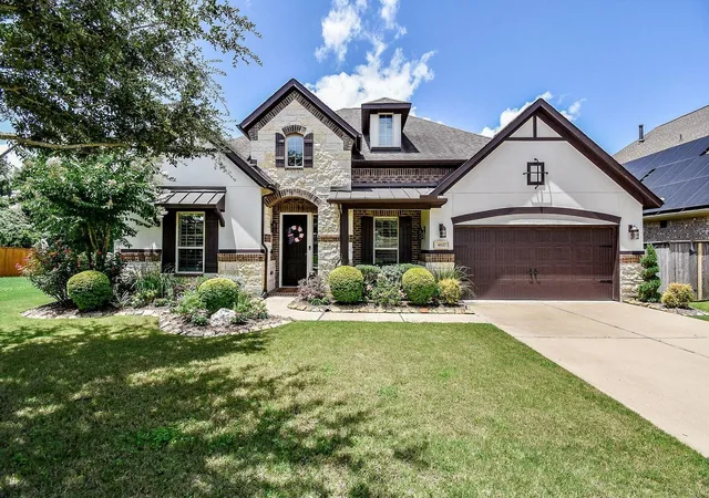 Photo 1 of Sale Pending at 4827 Legend Crk Dr, Fulshear, TX 77441 | MLS# 91240477 | Listing updated on 2026-08-31