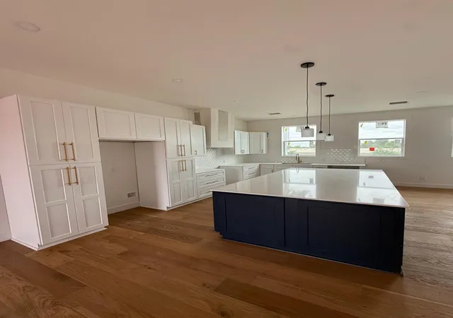 3rd image of 2210 Brackenridge St, Houston, TX 77026 | MLS# 76400559