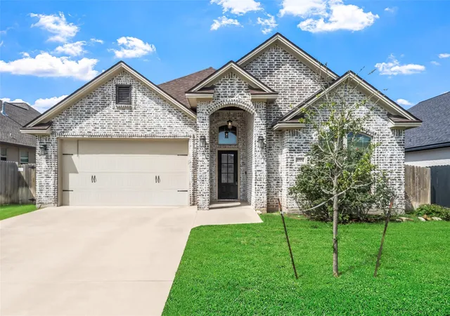 Photo 38 of Single family home for sale at 4004 Eskew Dr, College Station, TX 77845 | MLS# 16208128 | Listing updated on 2026-10-07
