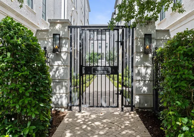 2nd image of 1270 Wood Hollow Dr, Houston, TX 77057 | MLS# 81296723