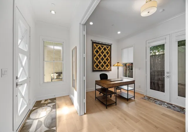 Photo 4 of Townhouse for sale at 1270 Wood Holw Dr, Houston, TX 77057 | MLS# 81296723 | Listing updated on 2026-07-23