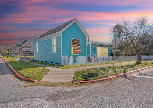 Photo 1 of Single family home for sale at 1302 15th Street, Galveston, TX 77550 | MLS# 63347622 | Listing updated on 2026-08-05