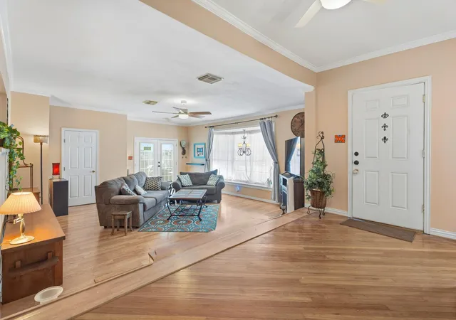 Photo 3 of Single family home for sale at 1302 15th Street, Galveston, TX 77550 | MLS# 63347622 | Listing updated on 2026-08-05