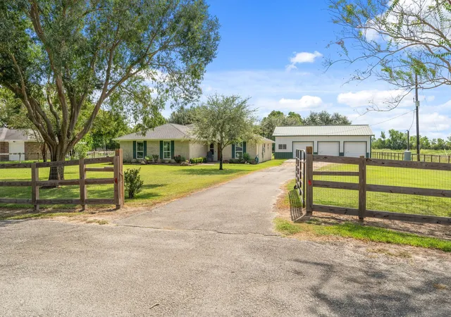 1st image of 6315 Sprigg St, Fulshear, TX 77441 | MLS# 7528371