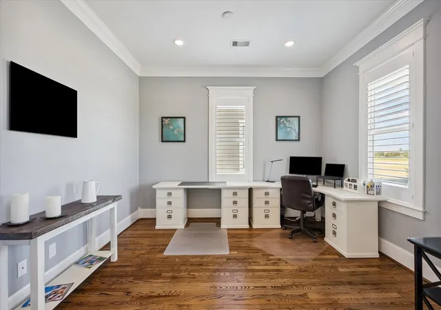 Photo 4 of Single family home for sale at 13 Sunrise Row, Galveston, TX 77554 | MLS# 23364605 | Listing updated on 2026-09-23