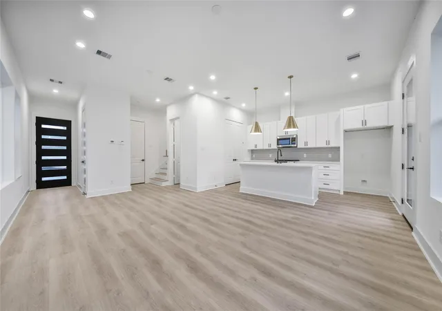 2nd image of 7705 Inwood Grove Ln, Houston, TX 77088 | MLS# 40354676