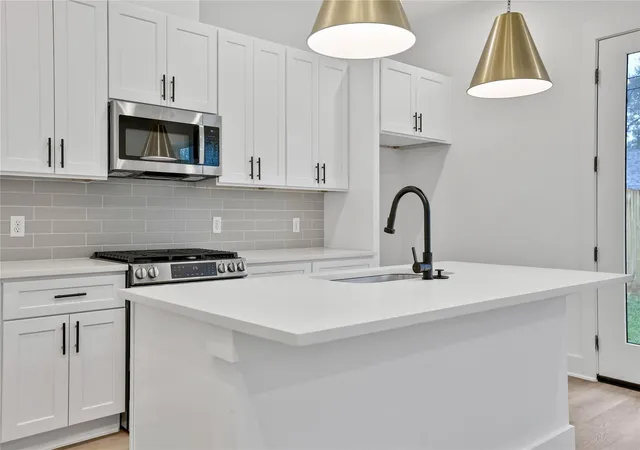 5th image of 7705 Inwood Grove Ln, Houston, TX 77088 | MLS# 40354676