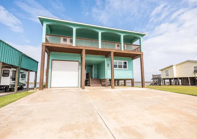 Homes for sale in Sargent, TX | 839 County Road 230, Sargent, TX 77414 | MLS# 74205287