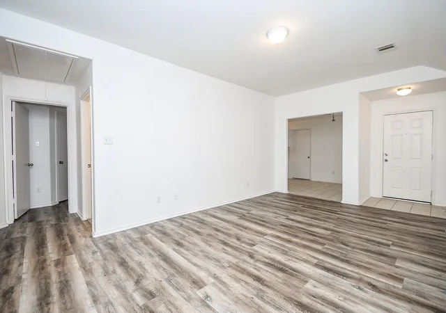 Photo 3 of Single family home for sale at 1651 Thornhollow Dr, Houston, TX 77014 | MLS# 89606830 | Listing updated on 2026-08-22