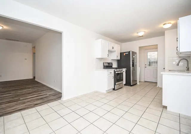 Photo 4 of Single family home for sale at 1651 Thornhollow Dr, Houston, TX 77014 | MLS# 89606830 | Listing updated on 2026-08-22