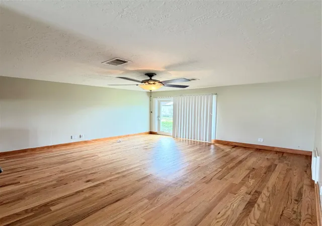 3rd image of 10319 Dunvegan Wy, Houston, TX 77013 | MLS# 5473931