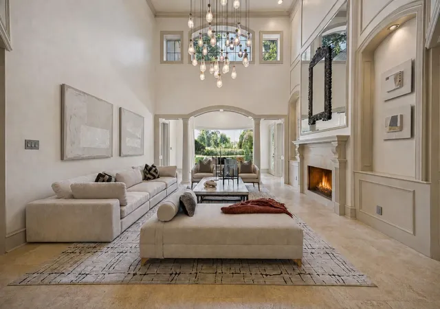 Photo 1 of Mansion for sale at 918 Huntington Cvs, Houston, TX 77063 | MLS# 14727276 | Listing updated on 2026-09-27