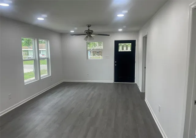 2nd image of 1072 Conklin St, Houston, TX 77088 | MLS# 16676126