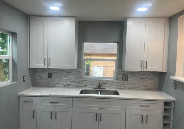 4th image of 1072 Conklin St, Houston, TX 77088 | MLS# 16676126