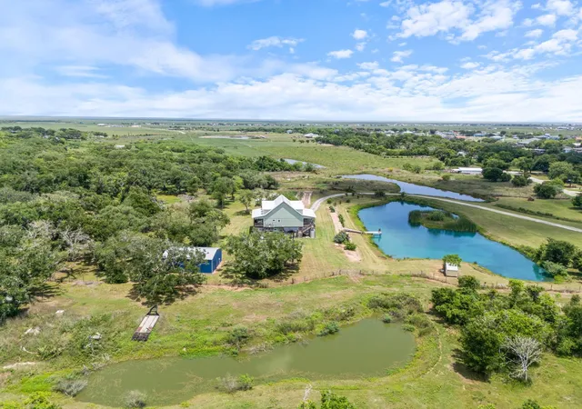 Photo 3 of Single family home for sale at 1851 County Rd 297, Bay City, TX 77414 | MLS# 60110181 | Listing updated on 2026-05-20