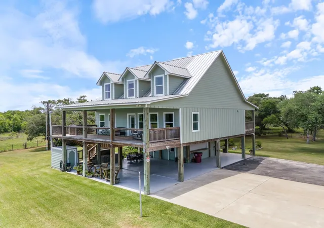 Photo 4 of Single family home for sale at 1851 County Rd 297, Bay City, TX 77414 | MLS# 60110181 | Listing updated on 2026-05-20