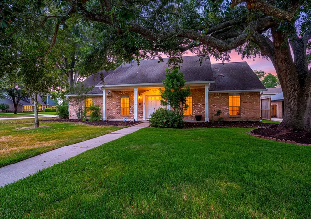 Photo 1 of Single family home for sale at 501 Audubon St, League City, TX 77573 | MLS# 4295656 | Listing updated on 2026-09-10