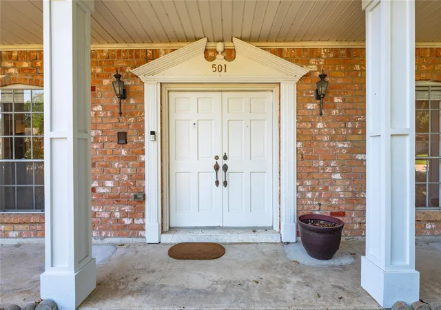 Photo 3 of Single family home for sale at 501 Audubon St, League City, TX 77573 | MLS# 4295656 | Listing updated on 2026-09-10
